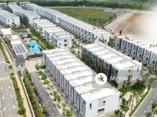 Bán nhà phố compound 24/7 (palm residence 6x17) full nội thất cao cấp  giá 23 tỷ ( thuơng lượng)