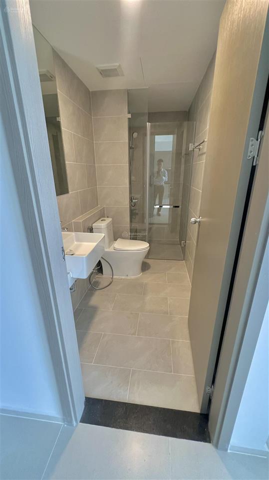 Bán căn 3pn (114m2), có sẵn nội thất, view hồ bơi sân tennis, quảng trường giá 4 tỷ 4 (có sổ)