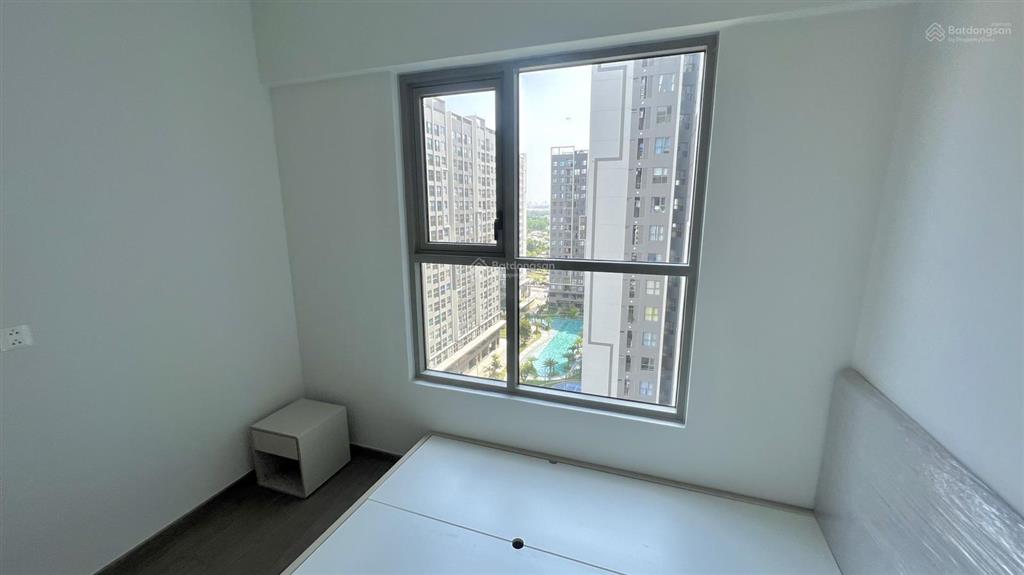 Bán căn 3pn (114m2), có sẵn nội thất, view hồ bơi sân tennis, quảng trường giá 4 tỷ 4 (có sổ)