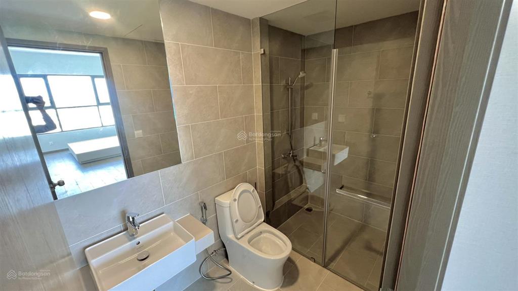 Bán căn 3pn (114m2), có sẵn nội thất, view hồ bơi sân tennis, quảng trường giá 4 tỷ 4 (có sổ)