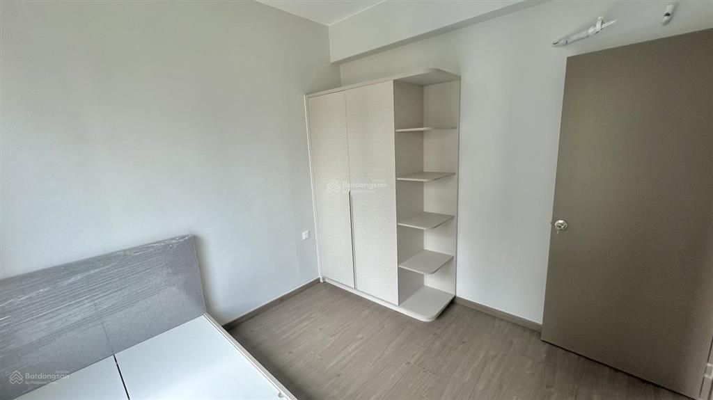 Bán căn 3pn (114m2), có sẵn nội thất, view hồ bơi sân tennis, quảng trường giá 4 tỷ 4 (có sổ)