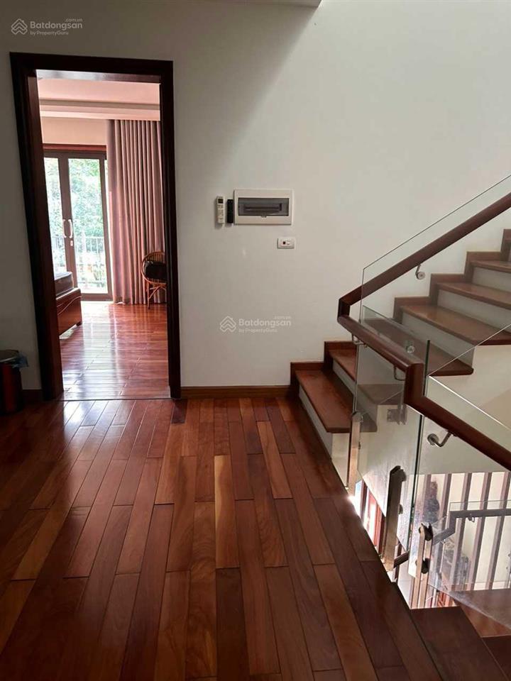 Bán biệt thự mimosa ecopark. dt 211m2, mặt vườn hoa. nhà hoàn thiện đẹp, đồ xịn.  0932 375 ***