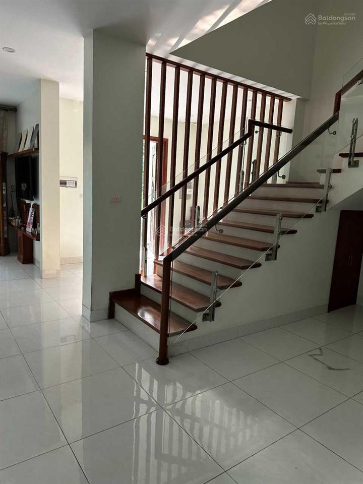 Bán biệt thự mimosa ecopark. dt 211m2, mặt vườn hoa. nhà hoàn thiện đẹp, đồ xịn.  0932 375 ***