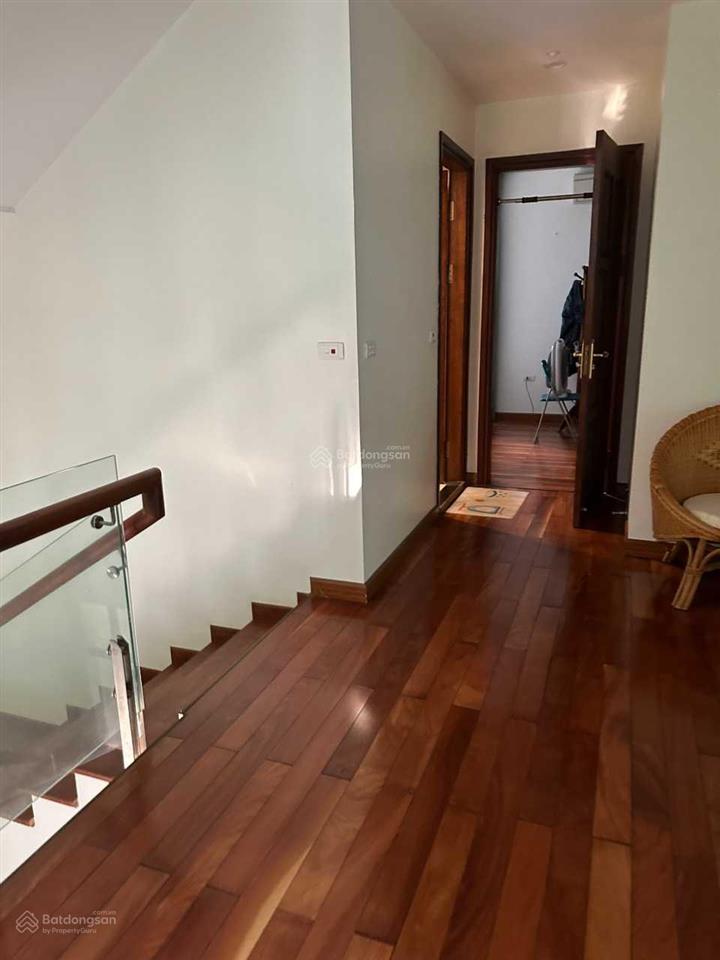 Bán biệt thự mimosa ecopark. dt 211m2, mặt vườn hoa. nhà hoàn thiện đẹp, đồ xịn.  0932 375 ***