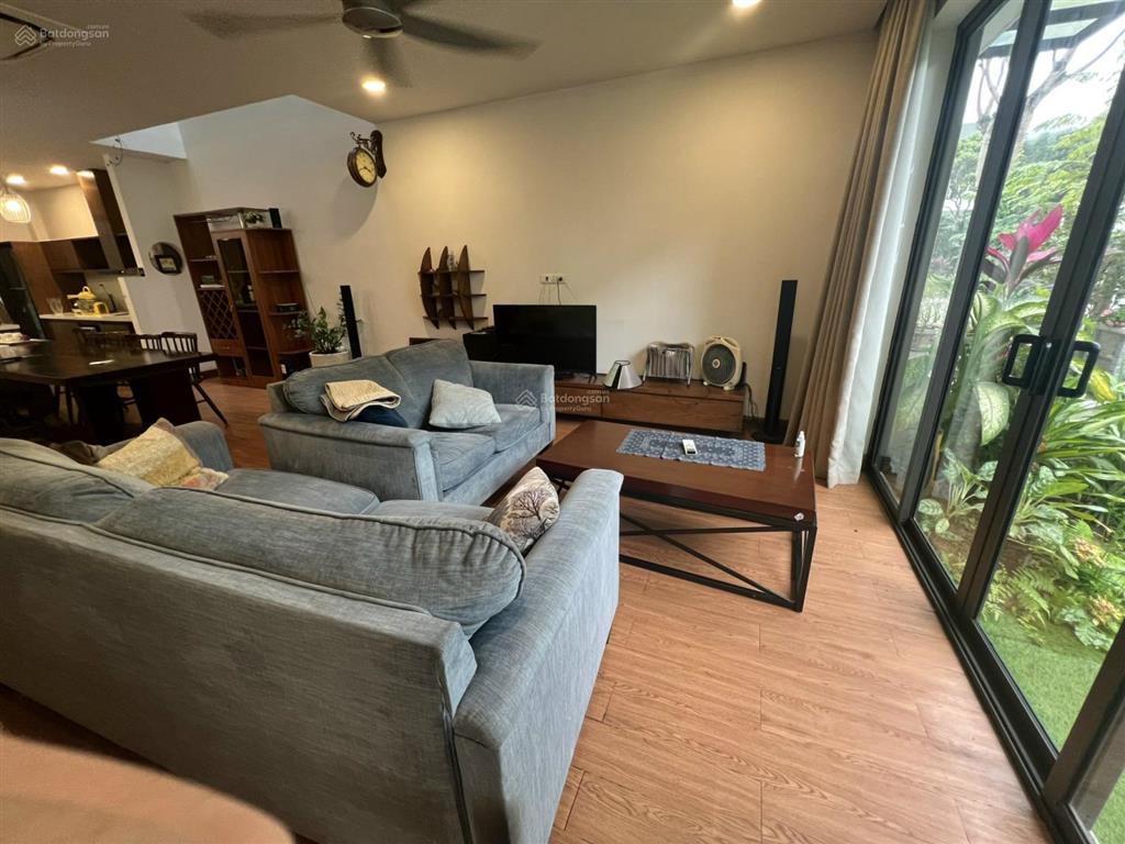 Bán biệt thự mimosa ecopark. dt 211m2, mặt vườn hoa. nhà hoàn thiện đẹp, đồ xịn.  0932 375 ***