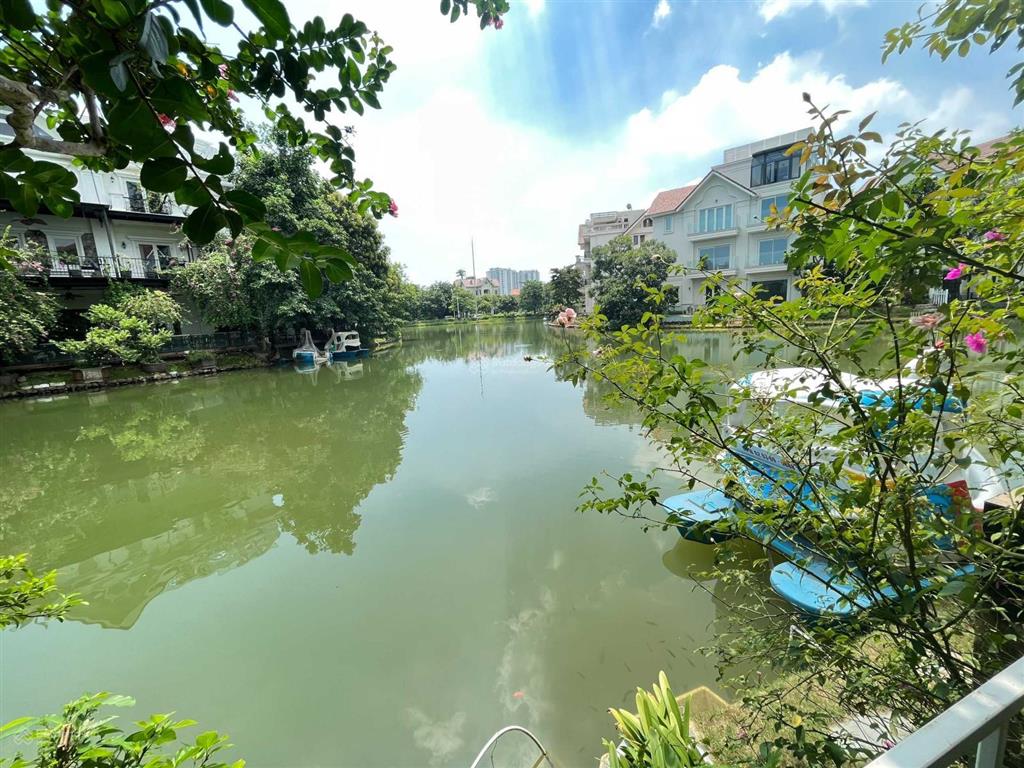 Bán gấp bt hoa phượng 04  22 hướng nam, 218.4m2 đất, xd 398m2 cạnh almax view sông rộng, giá 59tỷ