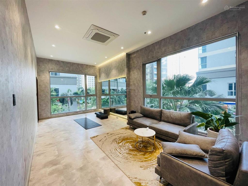 Bán shophouse vinhomes central park đầu tư tốt, có sẵn hđt giá cao.  0904 320 ***  mr. nguyên