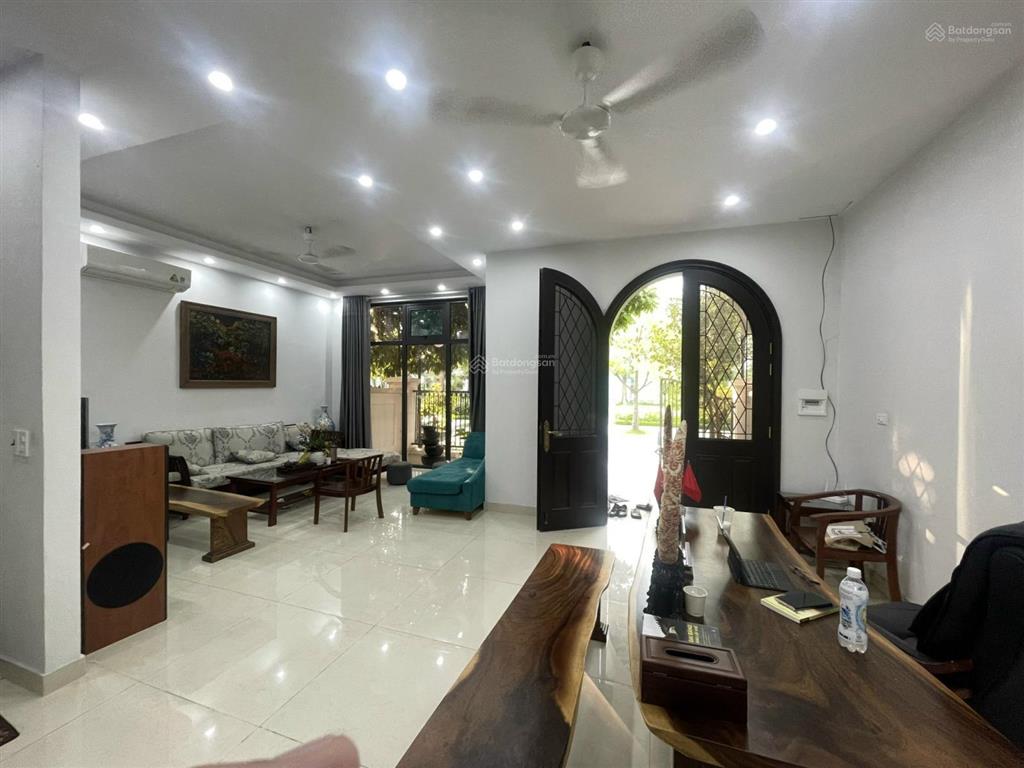 Cho thuê biệt thự liền kề 90m2, full đồ, view công viên. giá 15tr/tháng.  0909 044 ***