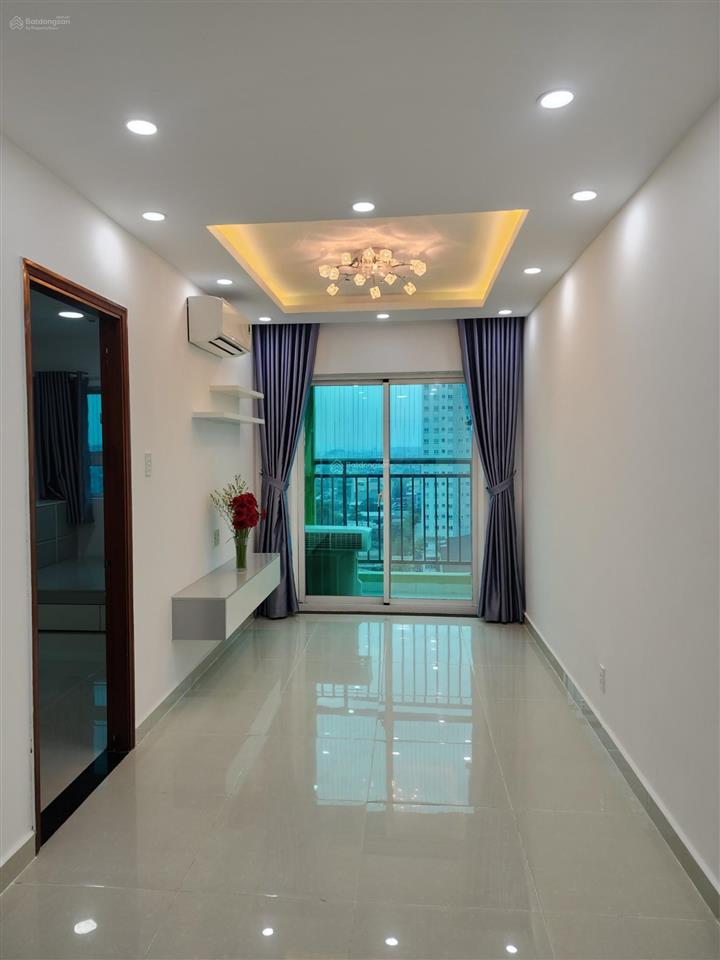 Cần bán căn hộ 8x plus 67m2 2pn 2wc giá 2,55 tỷ đã có sổ hồng