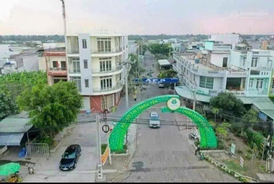 Chính chủ kdc thanh yến huyện bến lức tl832 đối diện kcn nhựt chánh sổ hồng riêng.  0937 583 ***