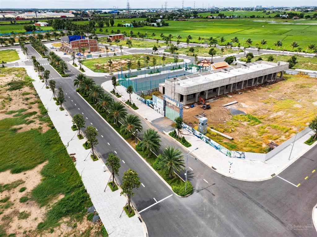 Đất chính chủ giá rẻ đối diện ecopark 220ha, 100m2, ecopark bến lức, sổ hồng riêng, 1tỷ960 sổ hồng