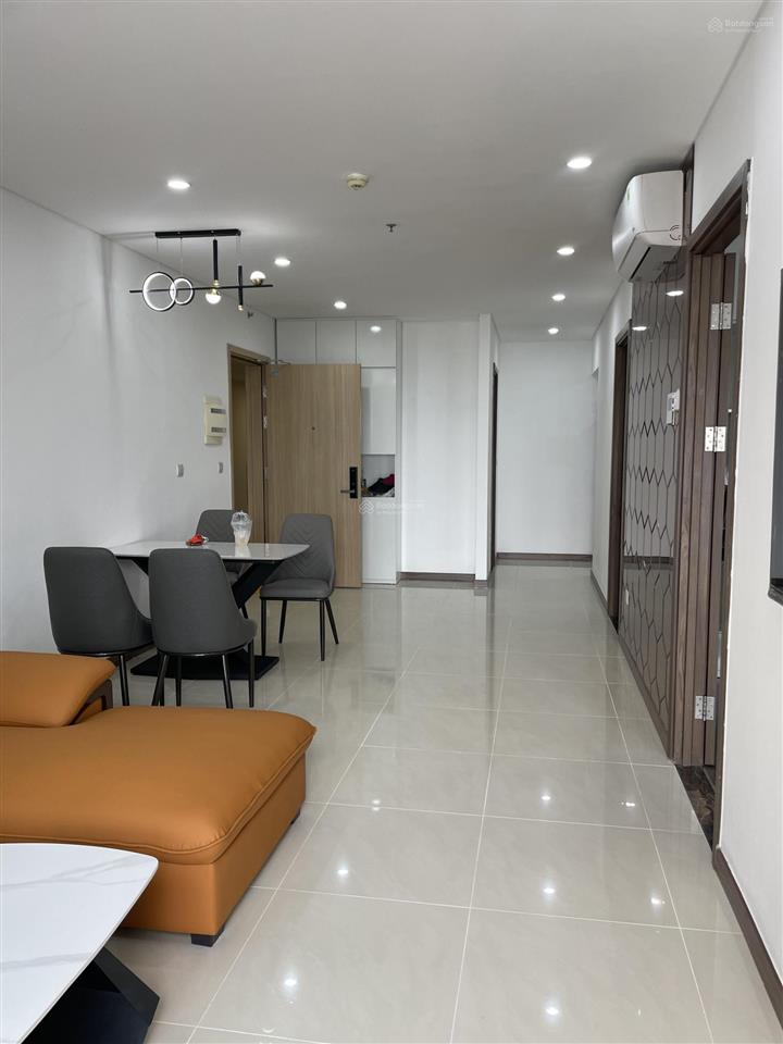 Cần cho thuê căn hộ 2pn2wwc, 81m2 full nội thất,  0938 990 ***