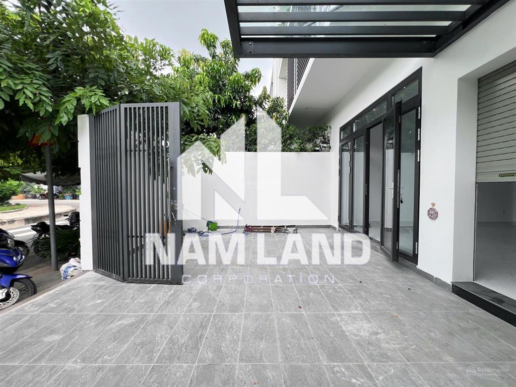 Cho thuê nhà 4 tầng trống suốt mới 100% ngay đường nguyễn hoàng làm công ty, tiktok live, showroom