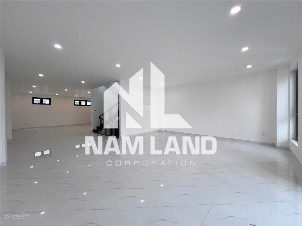 Cho thuê nhà 4 tầng trống suốt mới 100% ngay đường nguyễn hoàng làm công ty, tiktok live, showroom