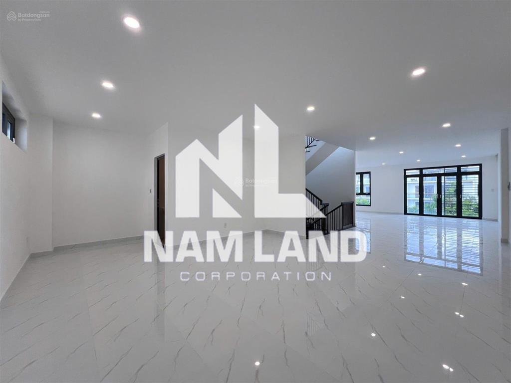 Cho thuê nhà 4 tầng trống suốt mới 100% ngay đường nguyễn hoàng làm công ty, tiktok live, showroom