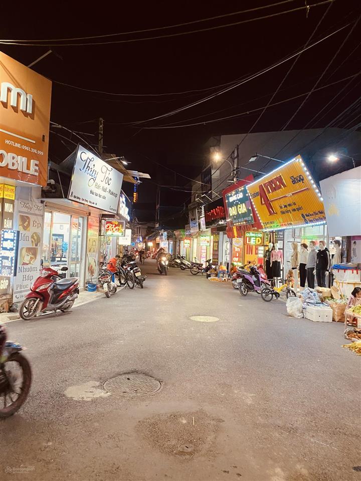 Bán đất tặng nhà 3 tầng mặt phố kinh doanh sầm uất 100m2 mặt phố xe bus chạy qua nhà đại mạch đahn