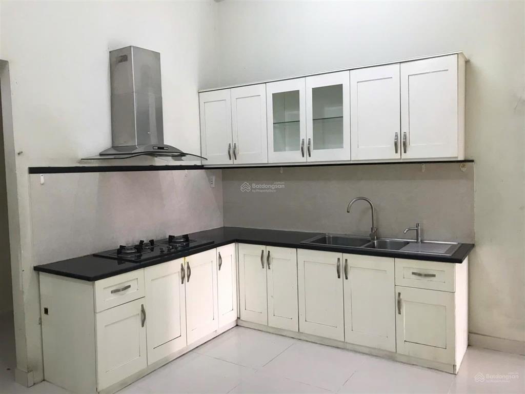 Bán nhà làng đại học khu abc, dt 6x14m, 1 trệt 2 lầu, sổ hồng. giá 9 tỷ