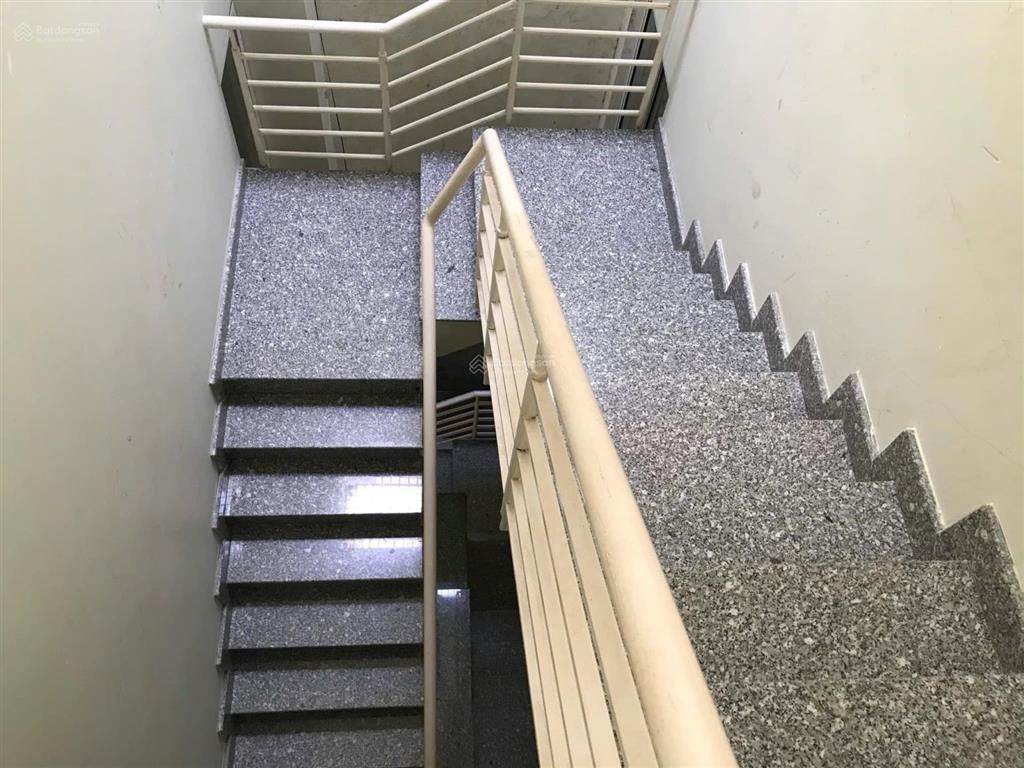 Bán nhà làng đại học khu abc, dt 6x14m, 1 trệt 2 lầu, sổ hồng. giá 9 tỷ