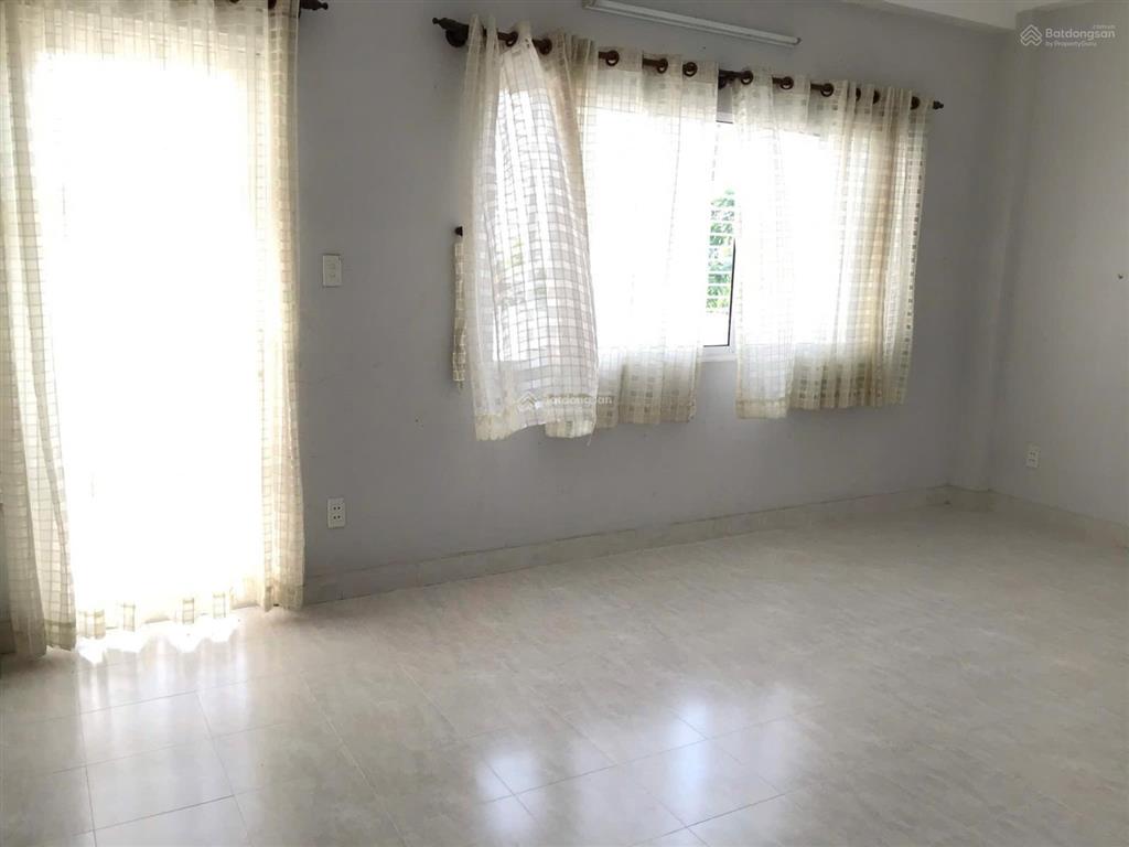 Bán nhà làng đại học khu abc, dt 6x14m, 1 trệt 2 lầu, sổ hồng. giá 9 tỷ
