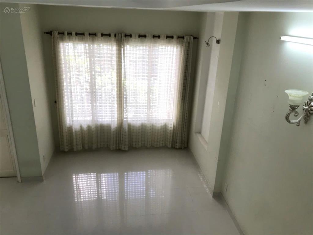 Bán nhà làng đại học khu abc, dt 6x14m, 1 trệt 2 lầu, sổ hồng. giá 9 tỷ