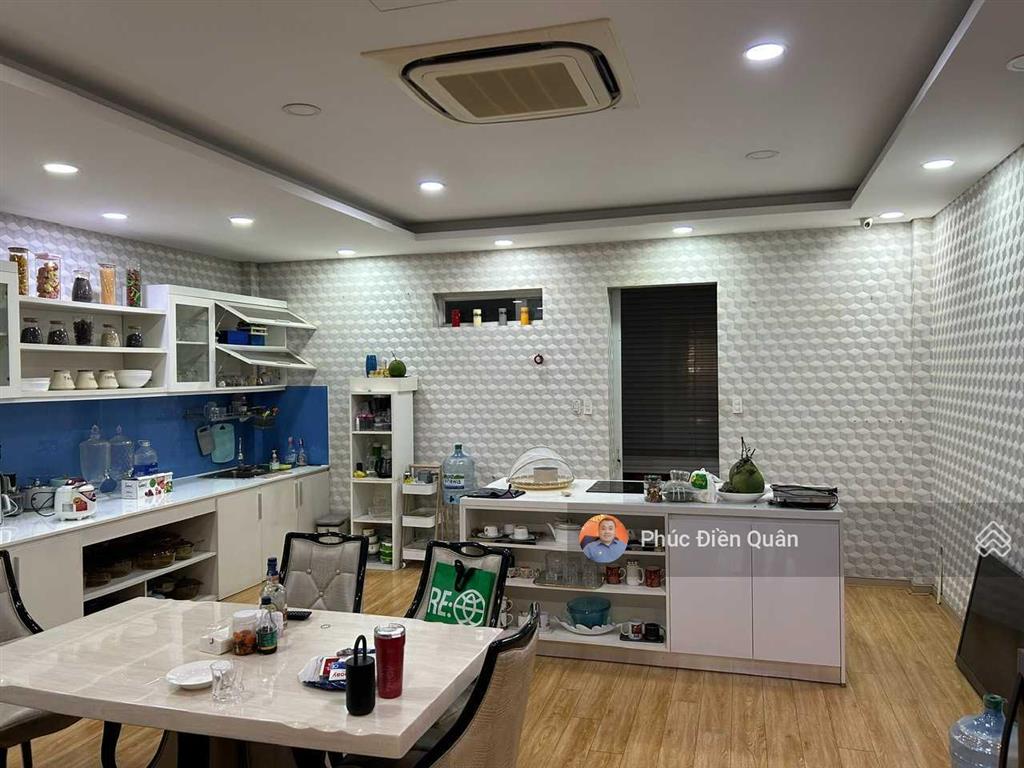 Cần bán lô góc 215m2 giá tốt 0902 454 ***