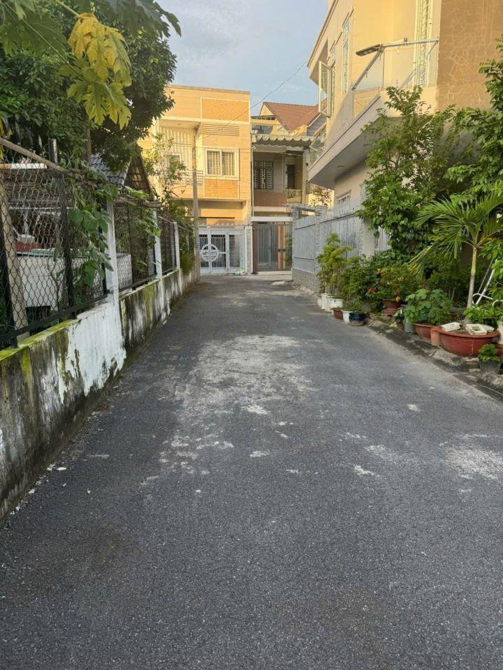 Bán Đất SR thổ cư DT: 4,5 x 20 nở hậu 5,5M, 2tỷ750, gần KDC phường Tân Phong.