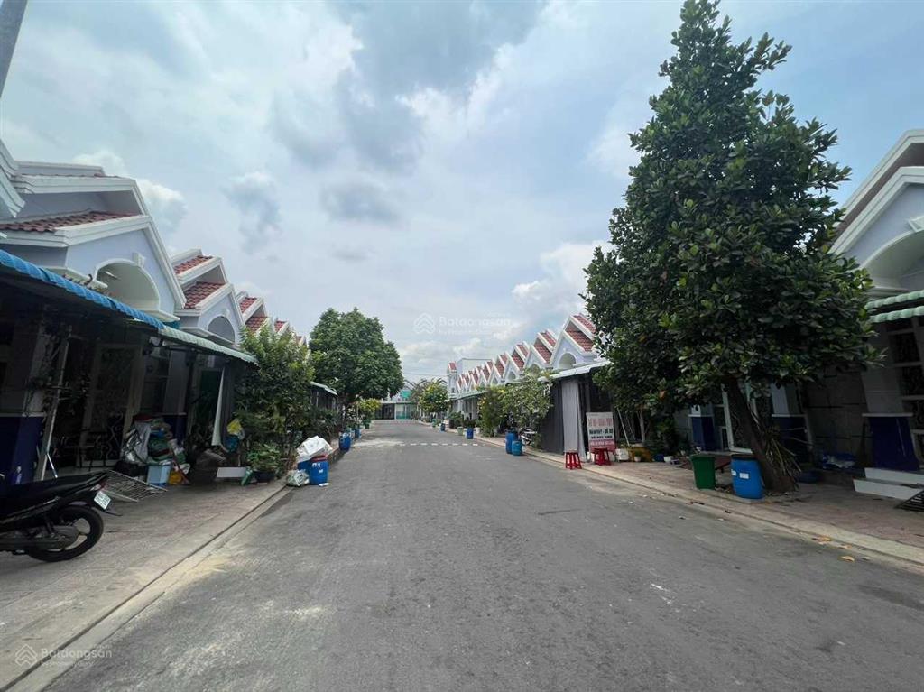 400 triệu có nhà trệt mái thái khu thịnh gia tân định sầm uất sát ql13