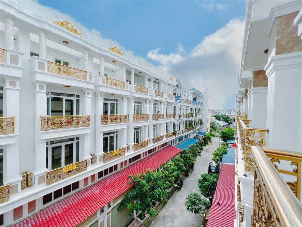 Dãy nhà phố cực đẹp ngay cổng vạn phúc city  đường 10 mét có vỉa hè