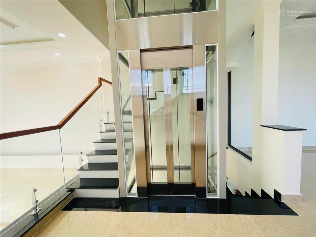 Dãy nhà phố cực đẹp ngay cổng vạn phúc city  đường 10 mét có vỉa hè