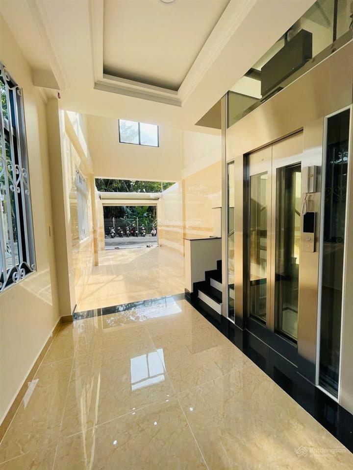 Dãy nhà phố cực đẹp ngay cổng vạn phúc city  đường 10 mét có vỉa hè