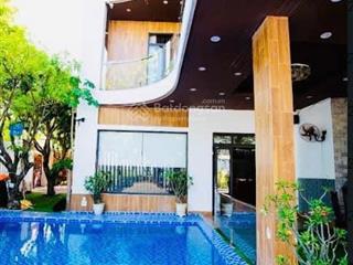 Cho thuê villa gần biển sơn trà hồ bơi