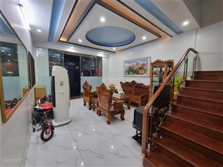 Chính chủ nhà ngô gia tự  văn cao, 64m2, 3 tầng, 3 ngủ full chỉ 9tr 0912 473 ***