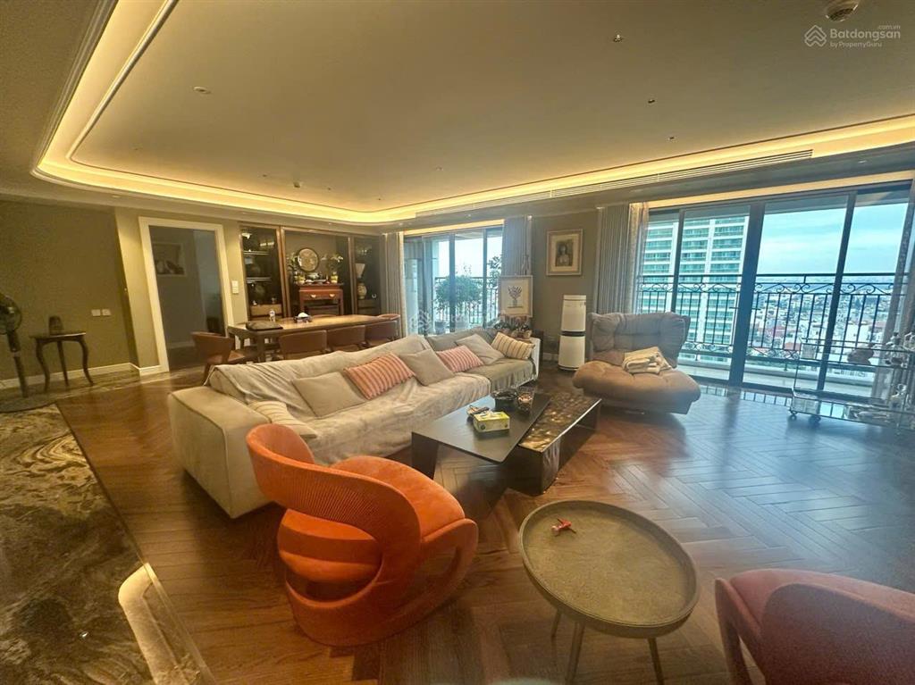 Chính chủ người nước ngoài cần thanh khoản gấp căn hộ 234m2 view 4 mặt hồ tây 29 tỷ 0988 799 ***
