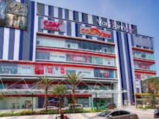 Cho thuê mặt tiền nguyên căn 421 sư vạn hạnh kế bên vạn hạnh mall. .