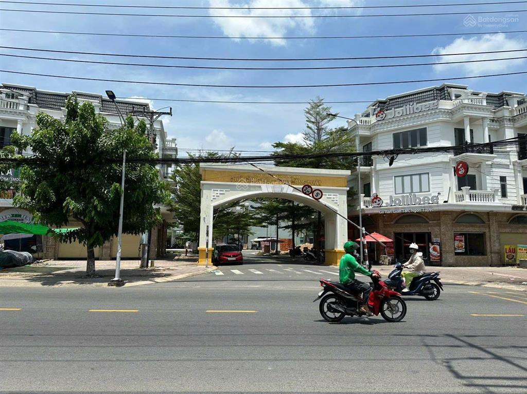 Nhà trục chính kdc lộc phát . dg 22/12 thuận giao. liền kề siêu thị aeon. thương lượng