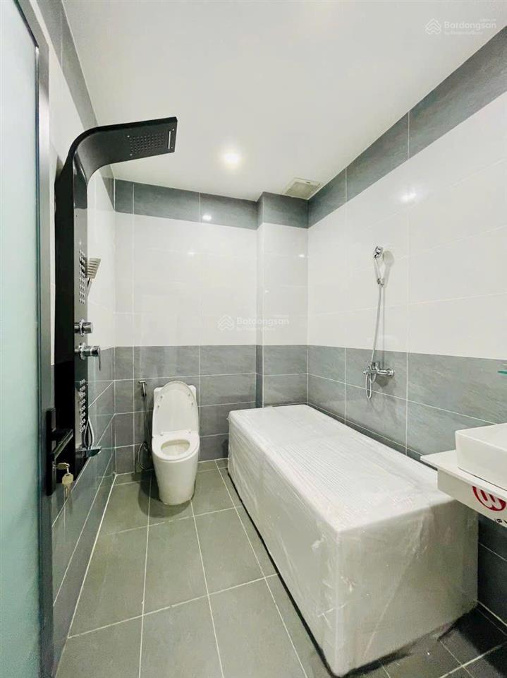 Nhà trục chính kdc lộc phát . dg 22/12 thuận giao. liền kề siêu thị aeon. thương lượng