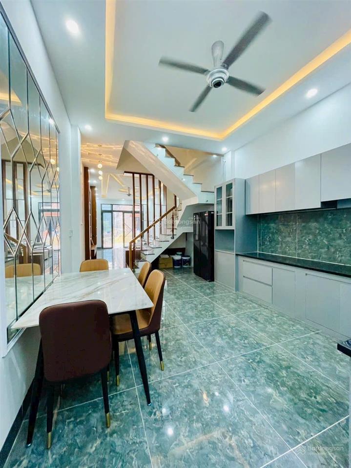 Nhà trục chính kdc lộc phát . dg 22/12 thuận giao. liền kề siêu thị aeon. thương lượng
