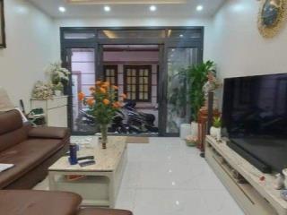 Nhà riêng, 6 tầng, ô chờ thang máy ngõ Thông Phong, Đống Đa. 0911554873.