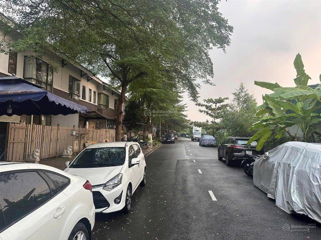 Camellia 1 trệt 1 lầu kdc an ninh, mật độ cây xanh nhiều, thoáng mát. giá bán từ 7,5 tỷ