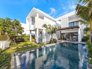 Bán biệt thự mặt biển Angsana Hồ Tràm Residences full 5*. LH 0912357447