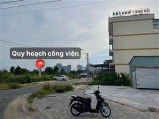 Bán gấp cặp nền đối diện công viên, sát chợ đêm, có sẵn bản vẽ xây khách sạn. giá ngộp