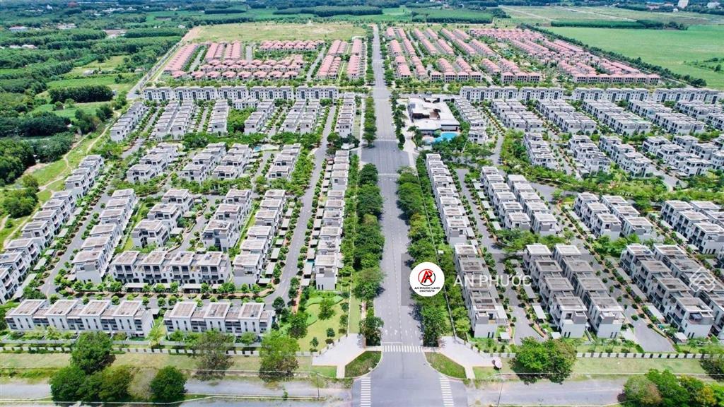 Bán căn nhà phố small swan park đông sài gòn, ngay trung tâm tp mới nhơn trạch cửa ngõ sân bay