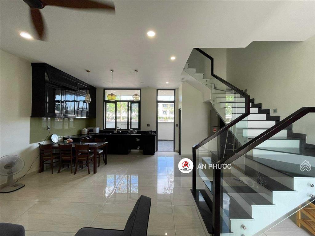 Bán nhà phố big khu compound swanpark 107,1m2 giá tốt đầu tư đón vđ3 và sân bay