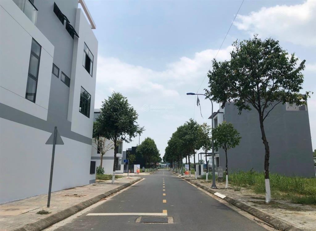Cần bán 1 số lô đất trong khu đô thị đông tăng long 5*20m 7tỷ, 8 * 20m 11 tỷ, 10* 20m 13 tỷ