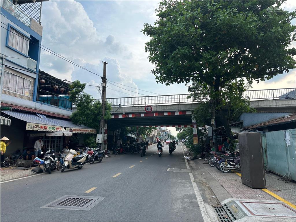 Bán gấp nhà ngay mặt tiền công viên dạ nam, phạm thế hiển, p3, q8 (3,8x19,7m). không quy hoạch