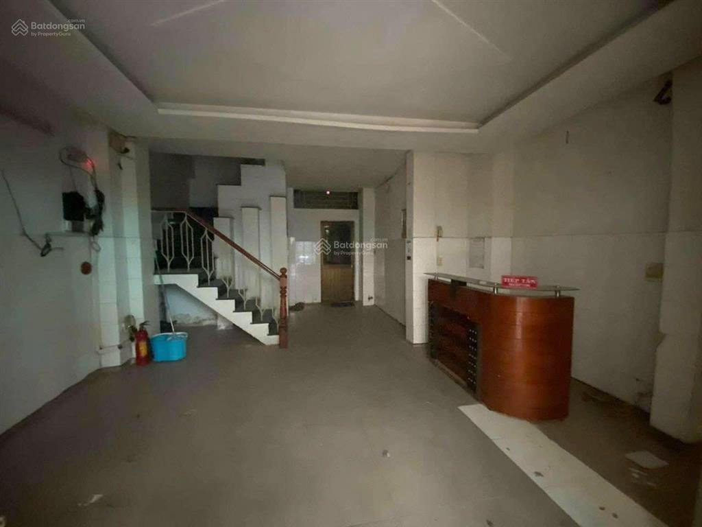 Cần bán khách sạn 12 phòng lê hồng phong, quận 10. tp hcm