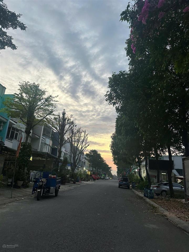 Chủ cần tiền bán gấp lô đất sổ sẵn, khu đô thị mỹ phước 4  becamex, phường thới hòa, tp bến cát