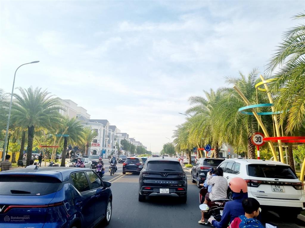 Cho thuê tại vinhomes quận 9  ở, ngân hàng, giáo dục, nhà hàng, đồ uống, vp cty