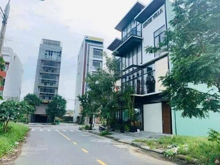Bán lô đất mặt tiền hồ nghinh dt 127m ngang 8m gần biễn mỹ khê