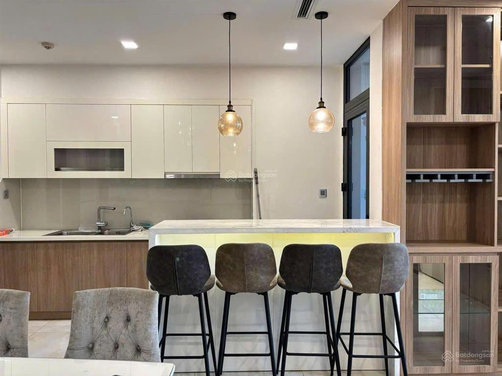 Chủ cần tiền bán gấp 3pn căn góc lux631.07 111m có sổ hồng đầy đủ nội thất bán nhanh 27tỷ bao thuế